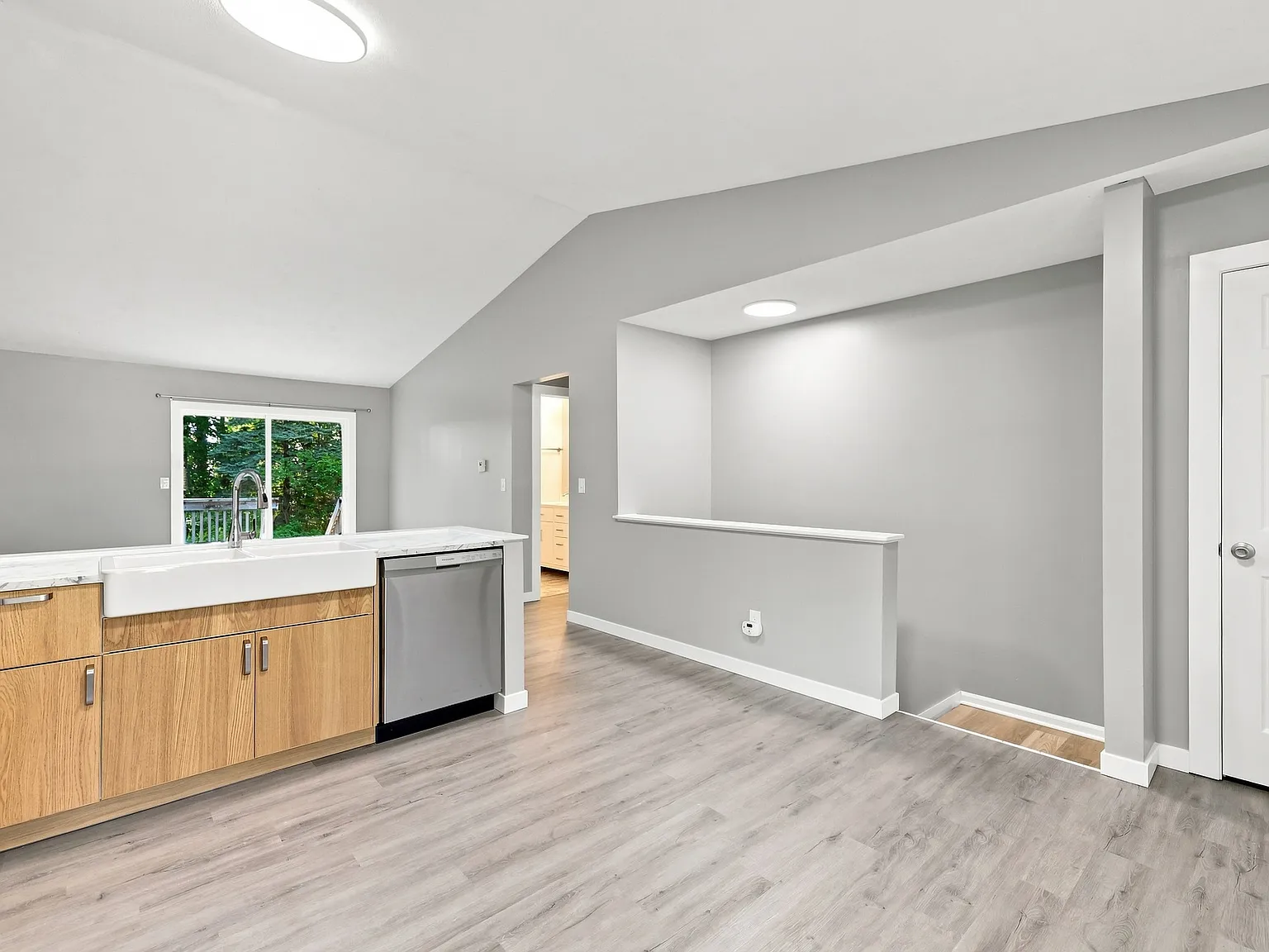 4 bed, 1500 sqft, $2,395 — Photo 4