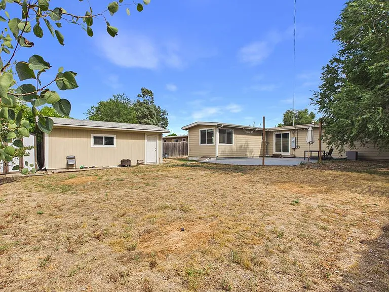 2261 W 56th Pl — Photo 33