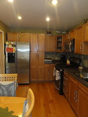 3rd image of 523 Wiltshire Ct #523