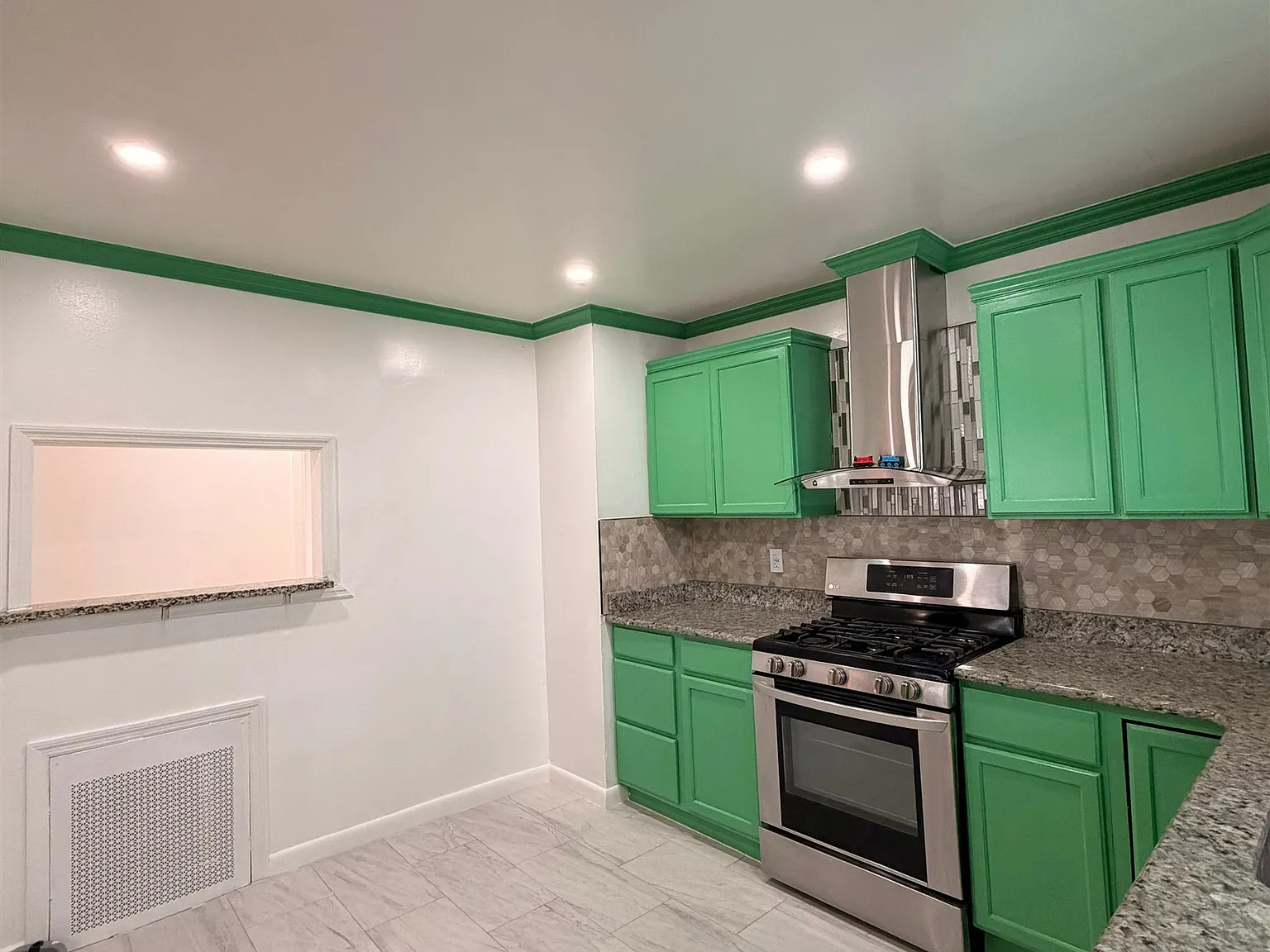 3 bed, 1.0 bath, $3,000 — Photo 4
