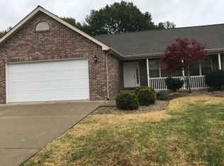 704 N R And R Dr, Addieville, IL 62271