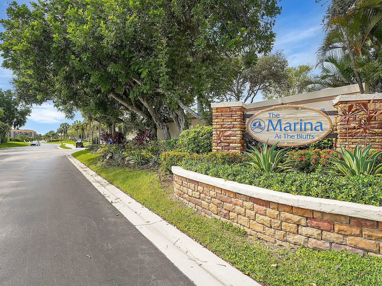 2 bed, 2.0 bath, 1385 sqft, $4,500 — Photo 4