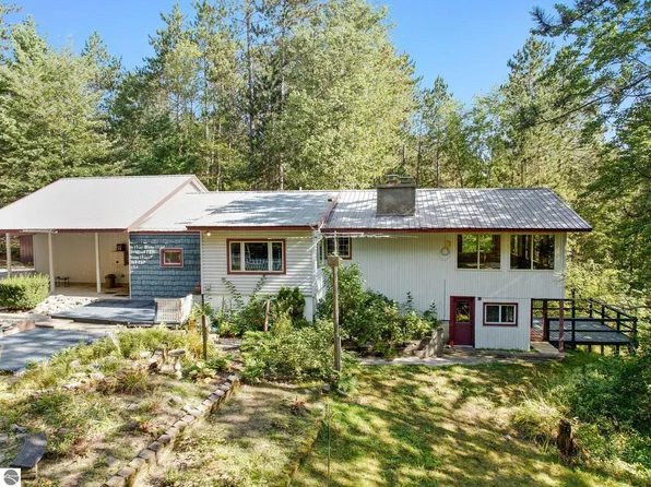 1794 W Bear Lake Rd NE, Kalkaska, MI 49646