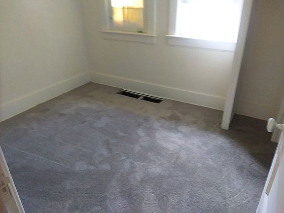 5th image of 717 Fern St