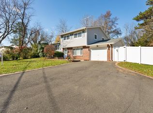3 Hemlock Ct, Jackson, NJ 08527