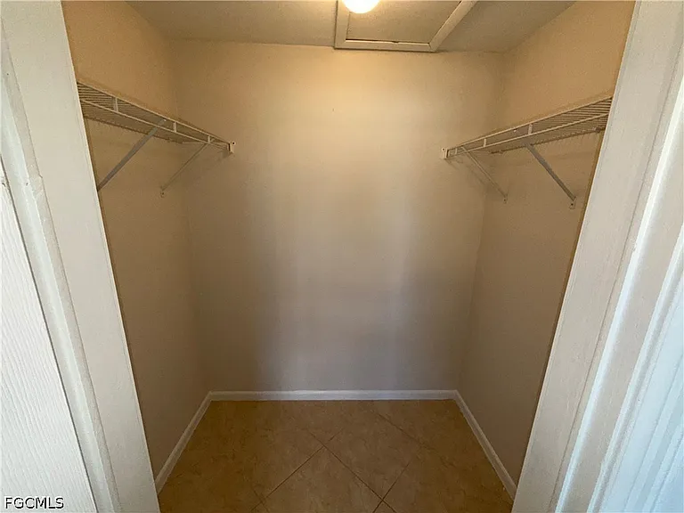 1101 Leeland Heights Blvd E — Photo 5