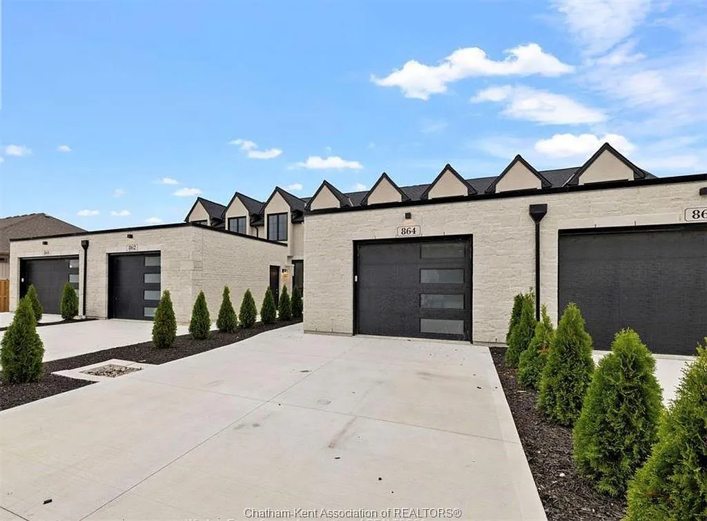 3 bed, 2.5 bath, $2,600 — Photo 3