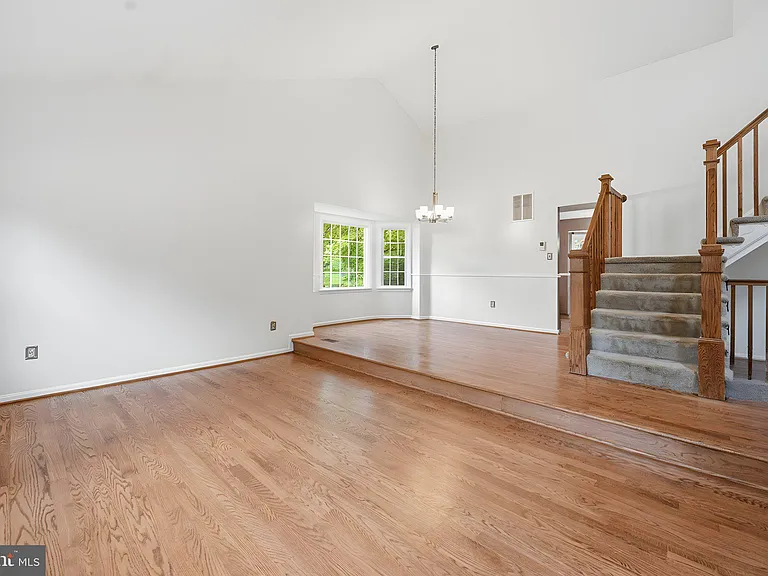 10212 Winged Elm Cir — Photo 8