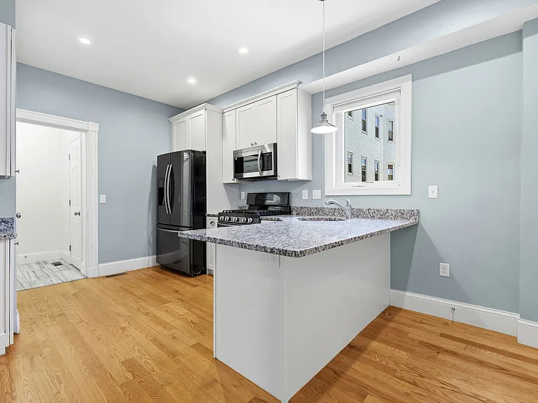 47 Metropolitan Ave #1 — Photo 4