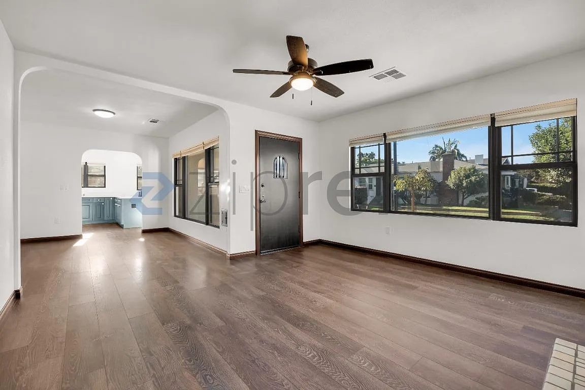 2 bed, 840 sqft, $5,000 — Photo 4