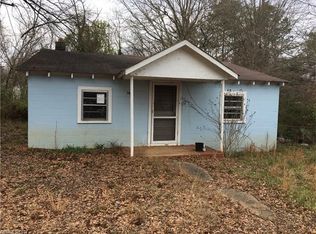 140 Gypsy St, Forest City, NC 28043