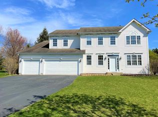 1637 Rolling Hills Dr, Crystal Lake, IL 60014