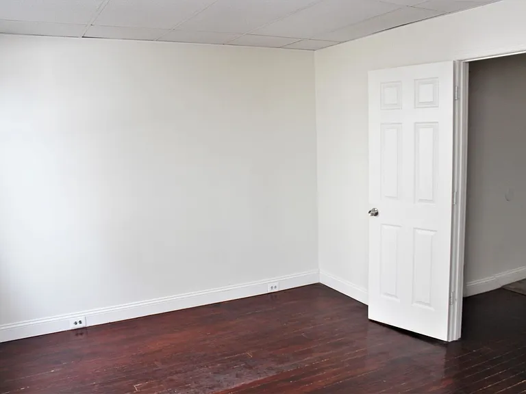 1708 Linden Ave — Photo 11