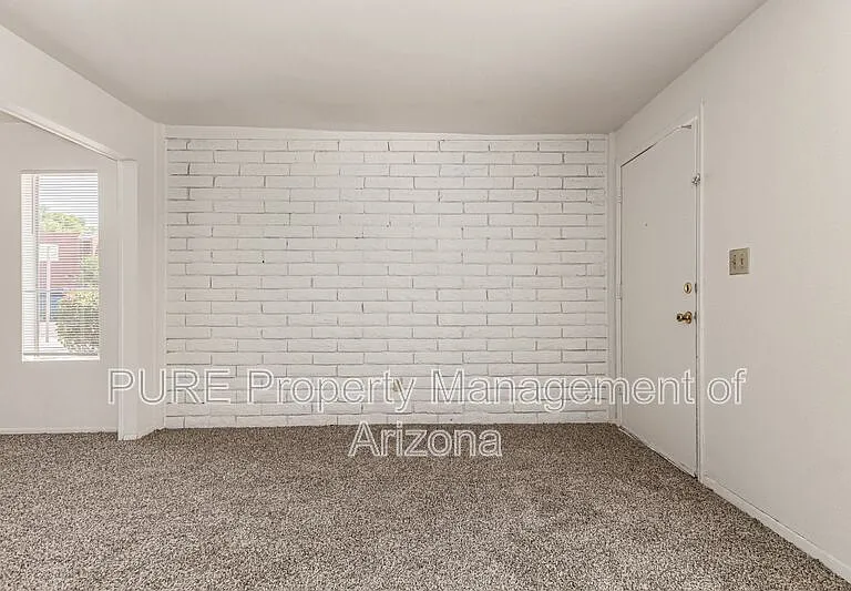 810 W 2nd St #D — Photo 11