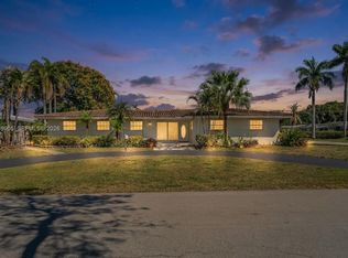 215 Entrada Dr #1, Hollywood, FL 33021