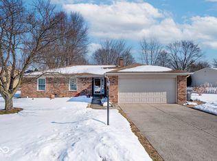 8313 Castle Ridge Ln, Indianapolis, IN 46256