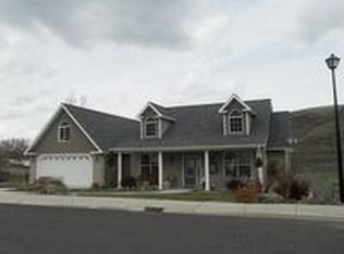 105 Appleford Dr, Asotin, WA 99402