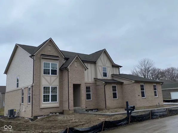 6902 Enclave Dr, McCordsville, IN 46055