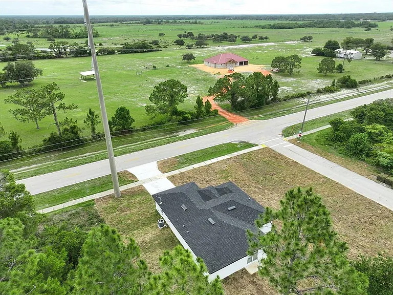 608 Cougar Blvd — Photo 9
