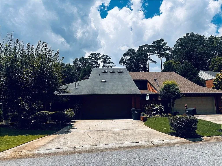 290 Francyne Ct — Photo 2