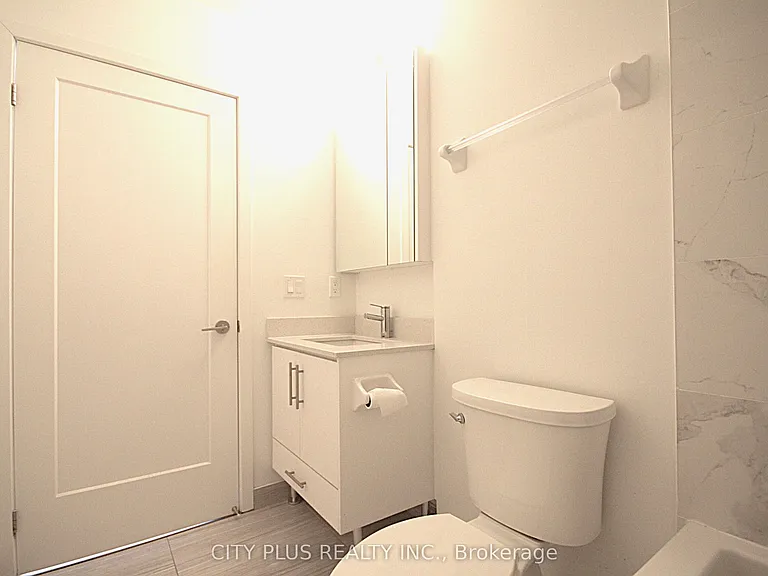 105 Oneida Cres #809 — Photo 16