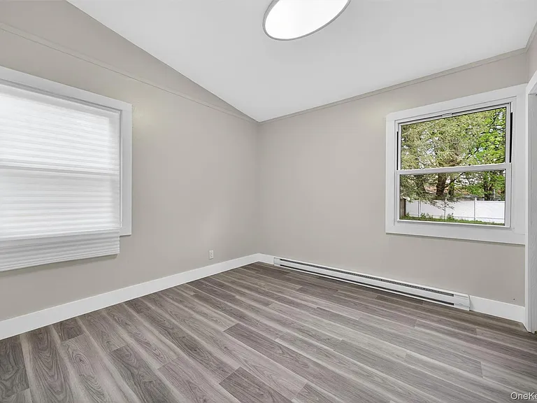 11 Edward Ave — Photo 12