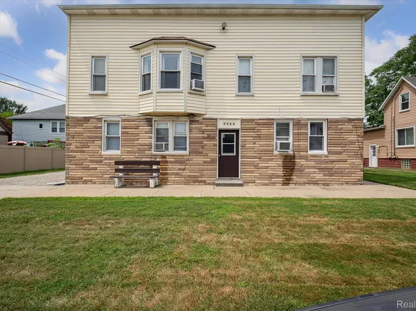 3324 8th St, Wyandotte, MI 48192