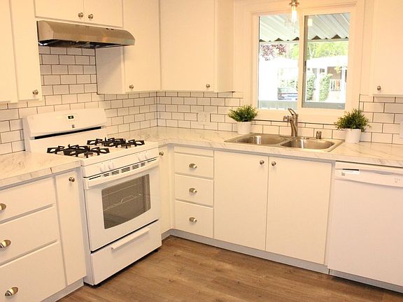 4th image of 25 Quail Hollow Dr #25