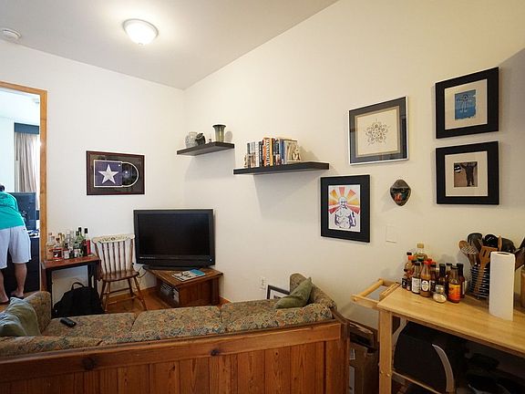 4th image of 235 Troutman St APT 2R