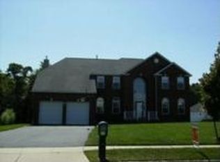 5 Robert Ct, Monroe Township, NJ 08831