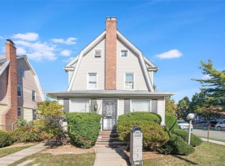 20817 100th Ave, Queens Village, NY 11429