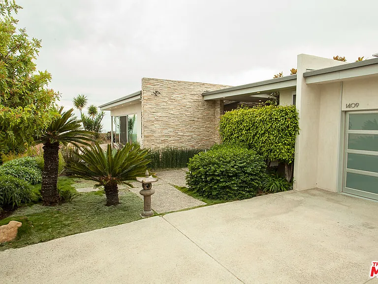 1409 Lachman Ln — Photo 10