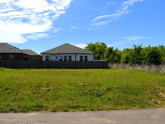 4th image of 311 Rike Rd