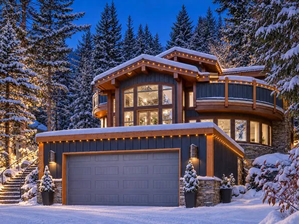 8348 Mountain View Dr, Whistler, BC V8E 0G3