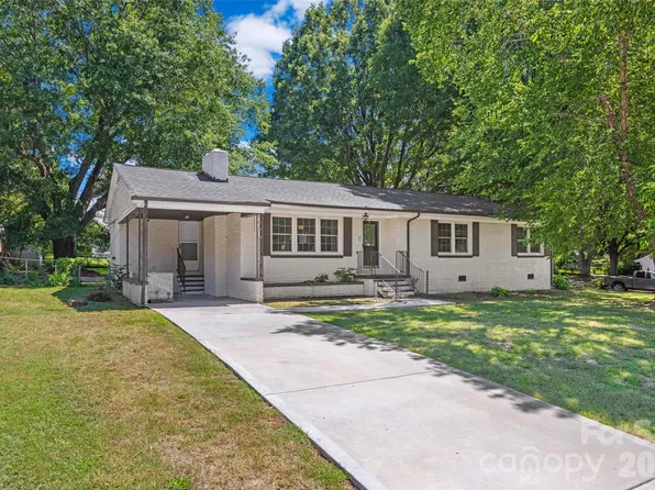 2323 Hedgewood Cir, Gastonia, NC 28052