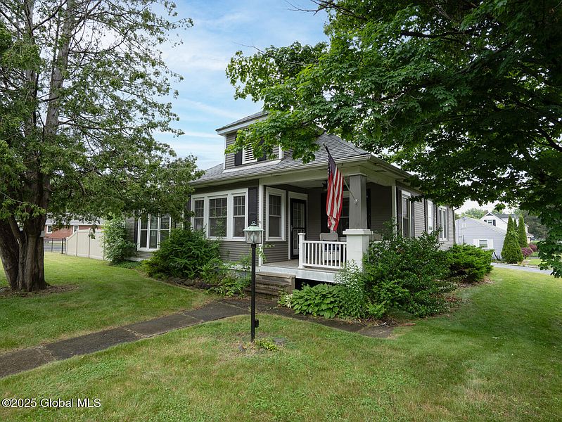 2nd image of 23 Hampton Avenue