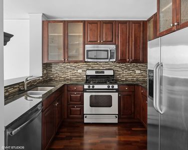 201 N Westshore Dr, Chicago, IL, 60601