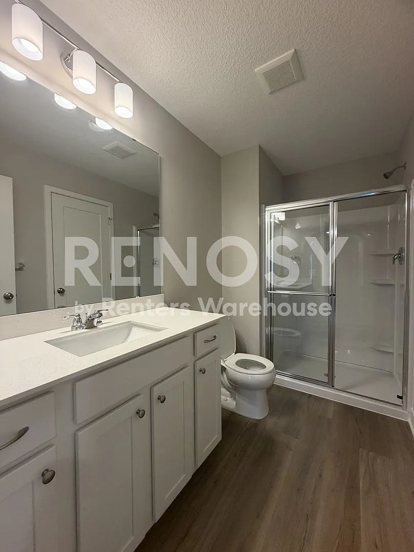Available Now 4 Bedroom 2 Bath Townhome in St. Paul — Photo 2