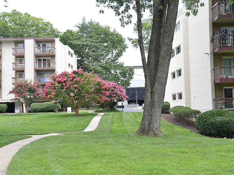 10300 Westlake Dr #301 — Photo 36