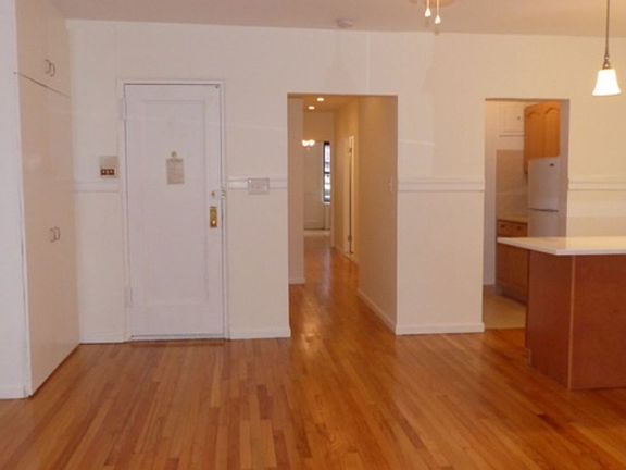 3rd image of 41 W 69th St APT 2