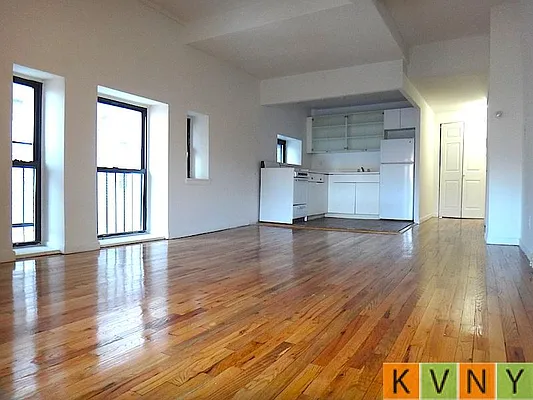 Rented by KVNY Soho | media 12