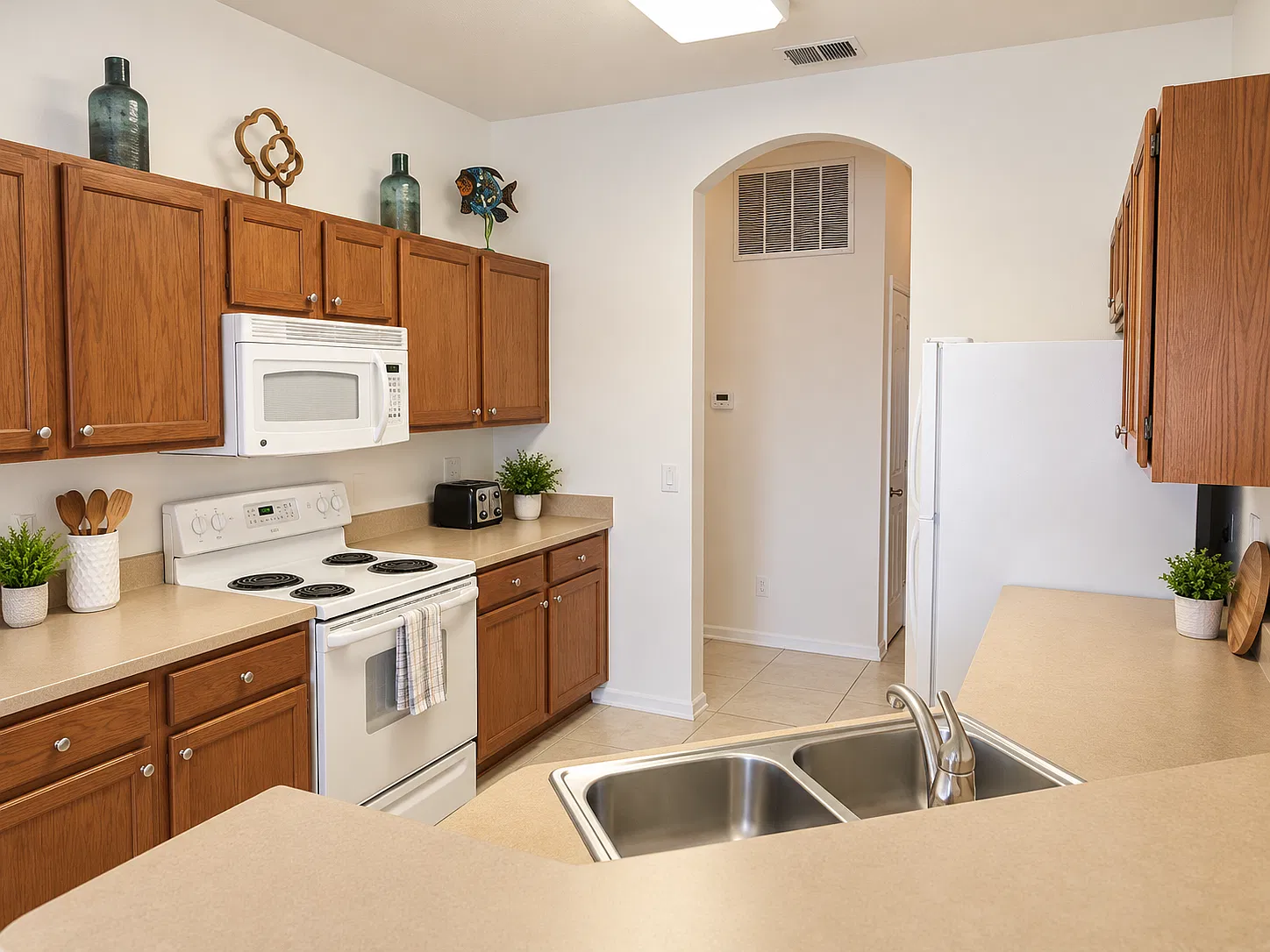 4 bed, 1452 sqft, $2,400 — Photo 2