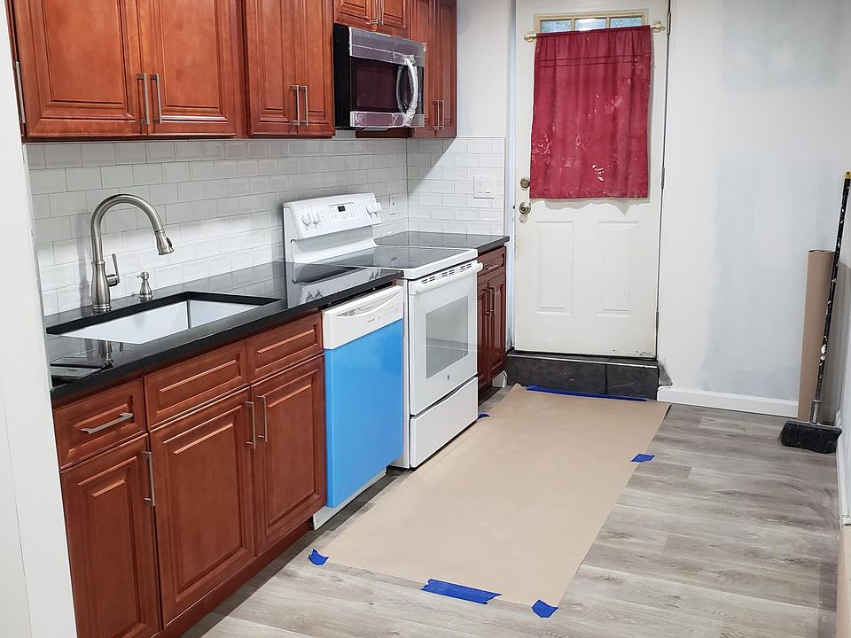 2nd image of 3765 Whitebirch Ct #1