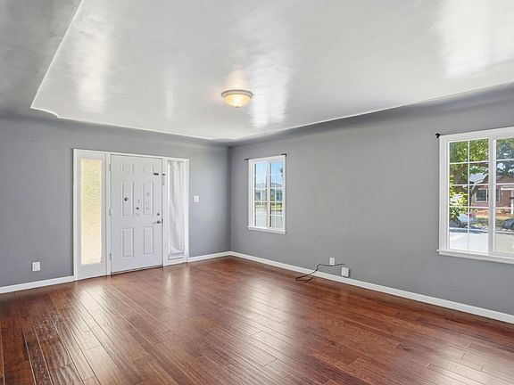 4th image of 1401 Grandhaven St