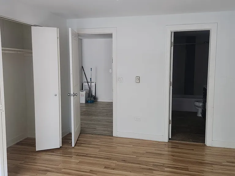2317 N Neva Ave #304A — Photo 10