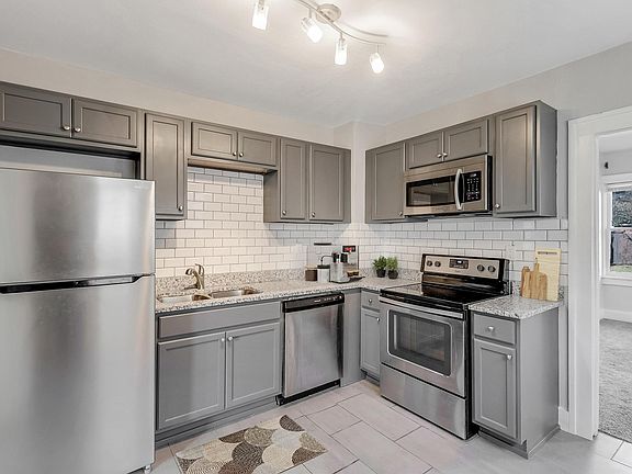 4th image of 2439 W Brooklyn Ave #A