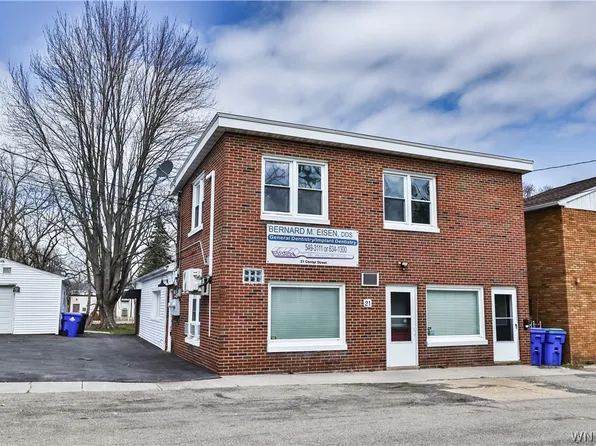21 Center St, Angola, NY 14006