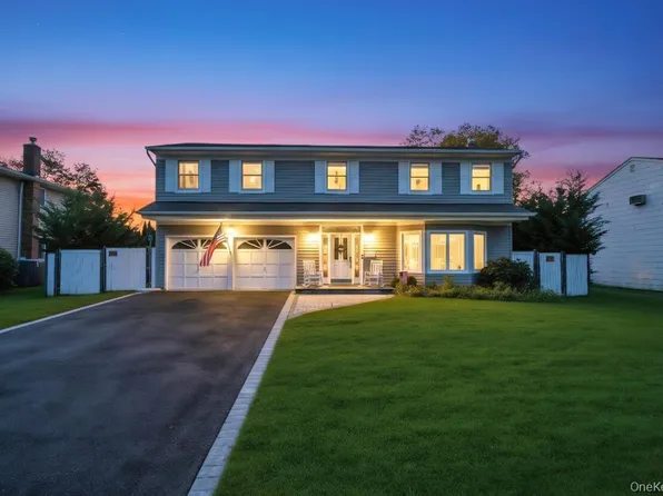 37 Columbine Lane, Kings Park, NY 11754