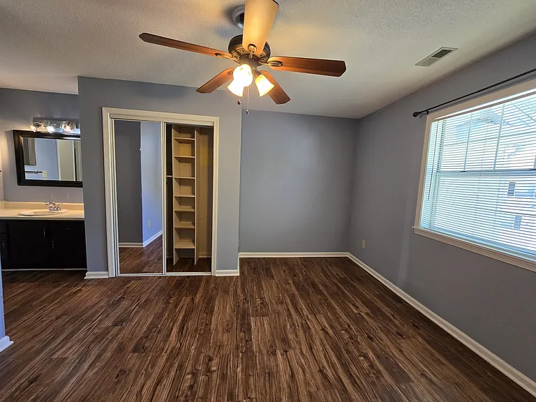 117 Kingsbury Dr — Photo 35