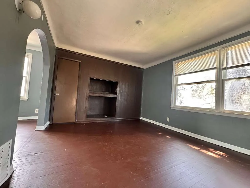 9123 Steel Street - 9125 UP — Photo 3